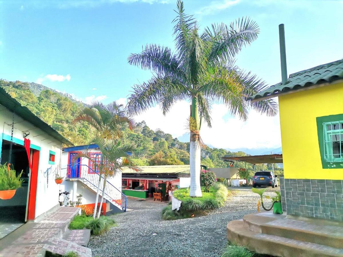 הוסטל Calarcá Finca Turistica Santa Clara מראה חיצוני תמונה
