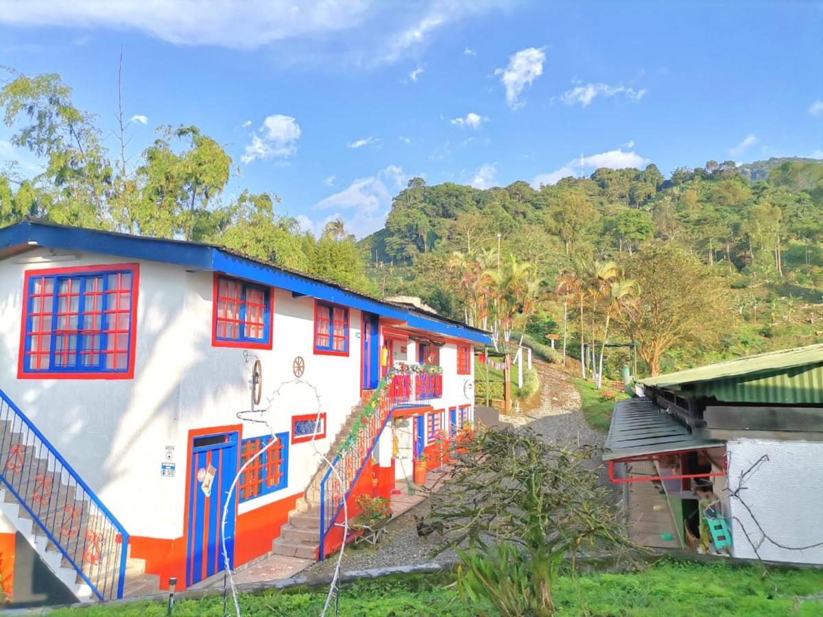 הוסטל Calarcá Finca Turistica Santa Clara מראה חיצוני תמונה
