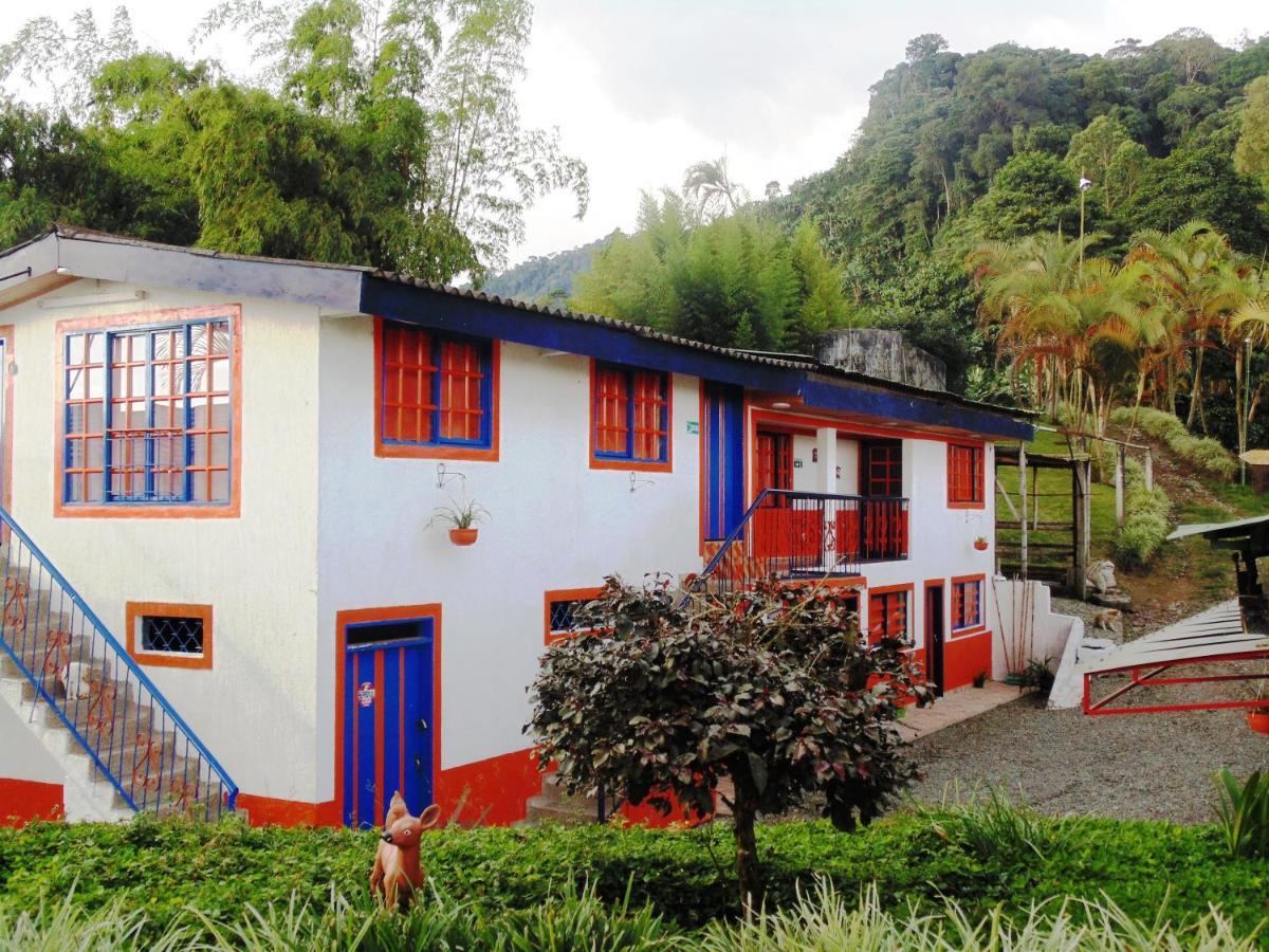 הוסטל Calarcá Finca Turistica Santa Clara מראה חיצוני תמונה