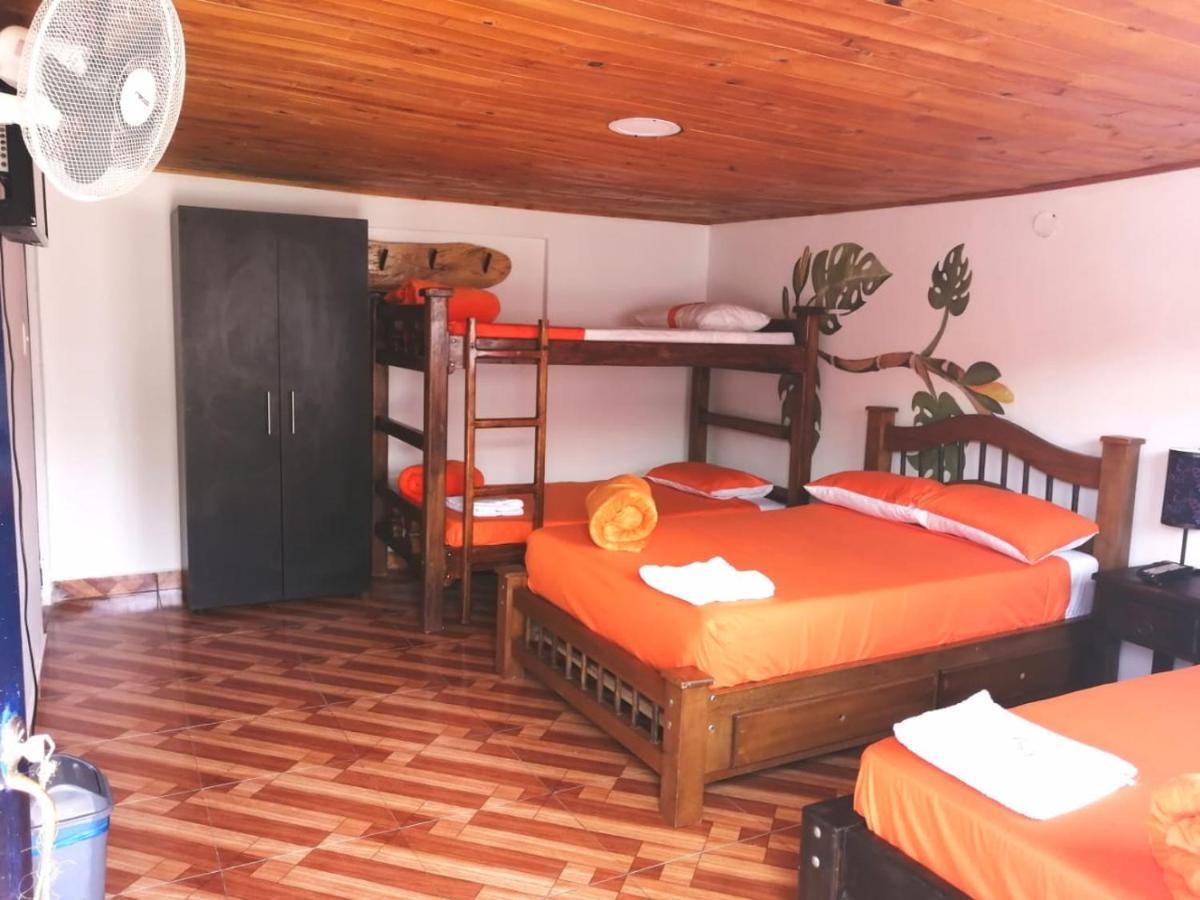הוסטל Calarcá Finca Turistica Santa Clara מראה חיצוני תמונה