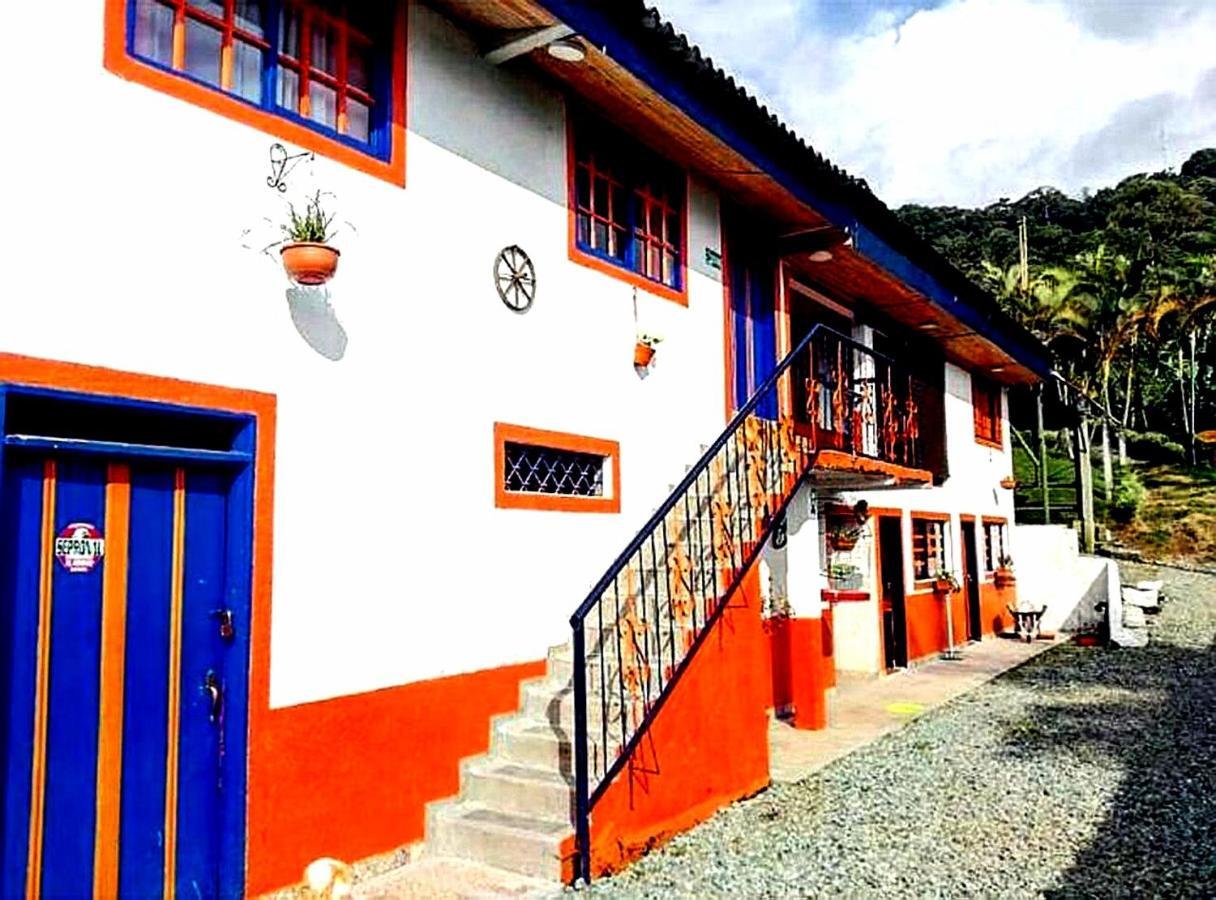 הוסטל Calarcá Finca Turistica Santa Clara מראה חיצוני תמונה